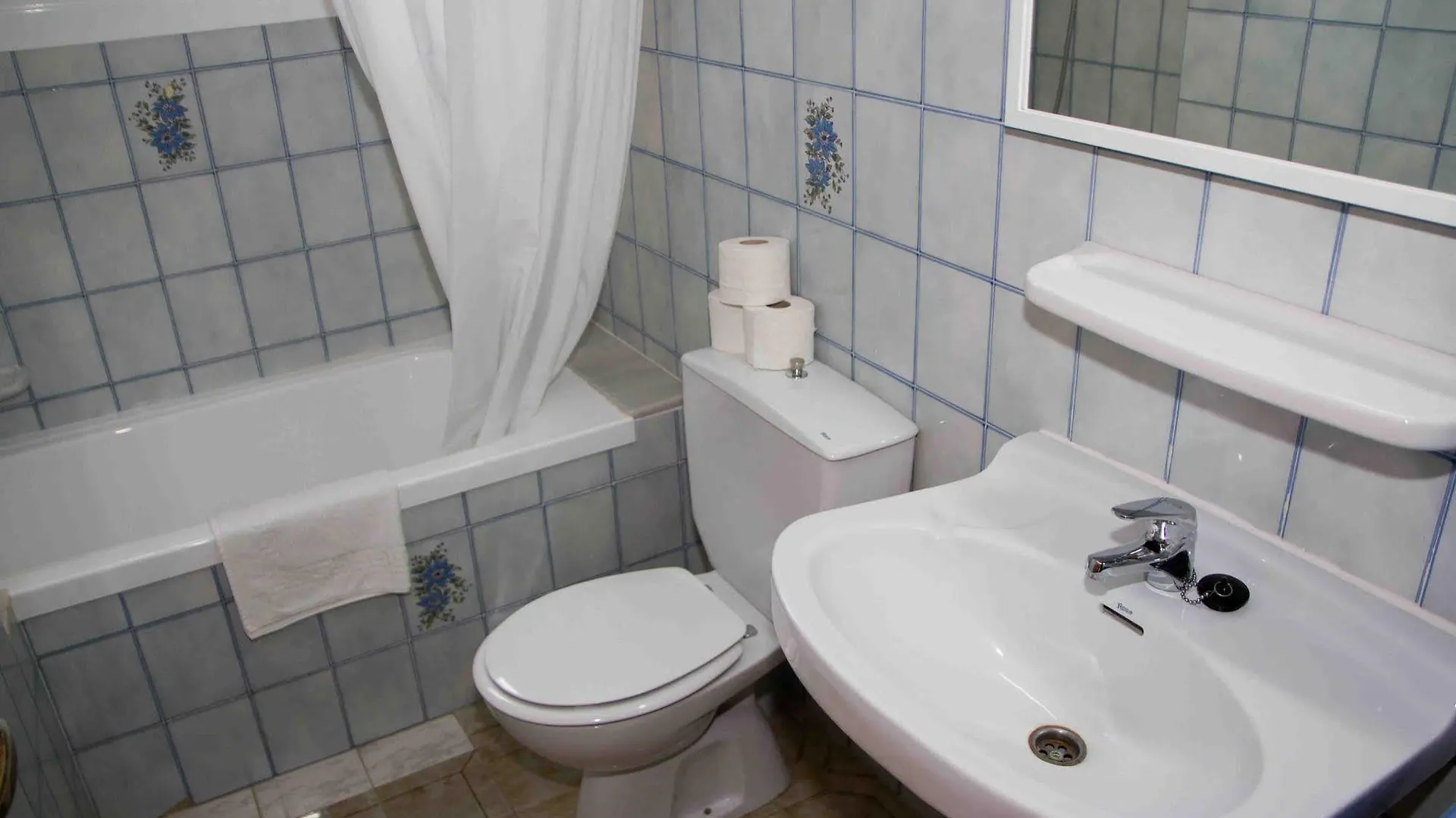 Apts. Charly'S Can Picafort  Hotel